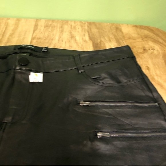 NWOT Torrid Faux Leather Black Pants Size 26 Biker Moto Stretch Ankle Zip PICS - Picture 4 of 12